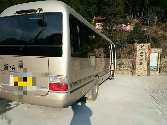 26座考斯特